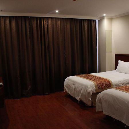 Greentree Inn Shanghai Expo Site South Yanggao Road Subway Station Express Hotel Buitenkant foto