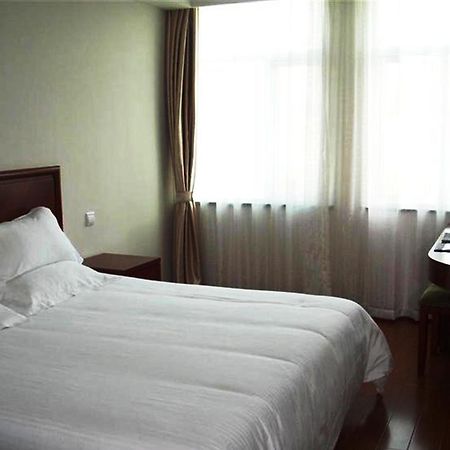 Greentree Inn Shanghai Expo Site South Yanggao Road Subway Station Express Hotel Buitenkant foto